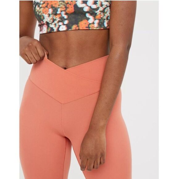 Aerie Coral Leggings - Picture 2 of 7